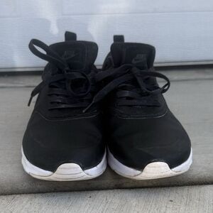 Nike Air Max Thea Black White Women’s Size 6.5 Leather Running Shoes 616723-007
